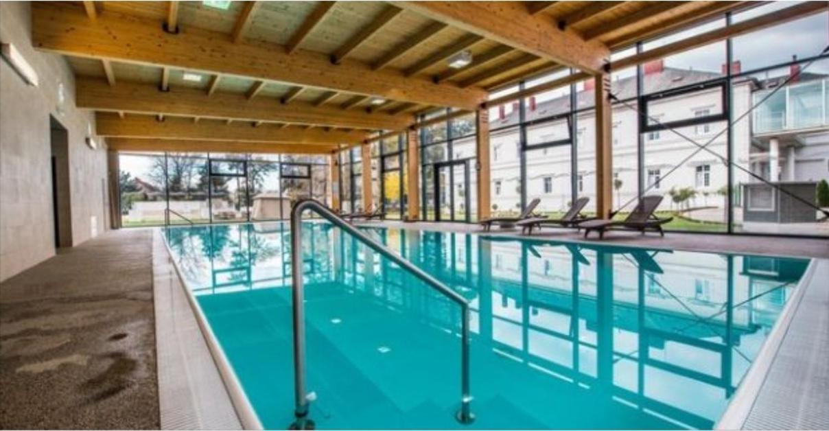 Apartmany Centro & Jacuzzi Piest'any Dış mekan fotoğraf