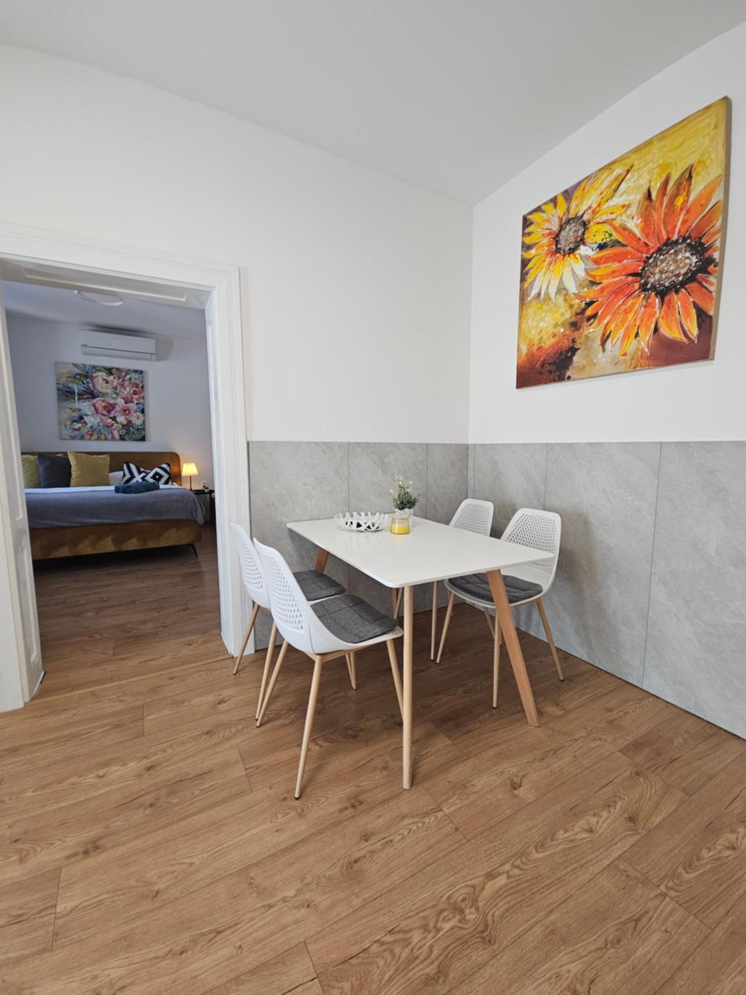 Apartmany Centro & Jacuzzi Piest'any Dış mekan fotoğraf